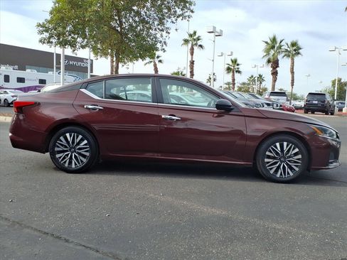 Used 2024 Nissan Altima 2.5 SV image 6