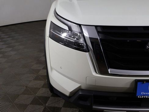 Used 2023 Nissan Pathfinder SL image 14