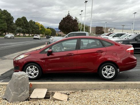 Used 2014 Ford Fiesta SE image 6
