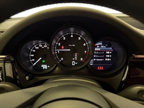 Certified 2026 Porsche Macan AWD/4WD image 21