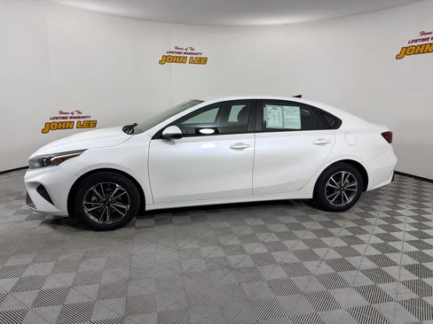 Used 2023 Kia Forte LXS w/ LXS Technology Package FWD image 2