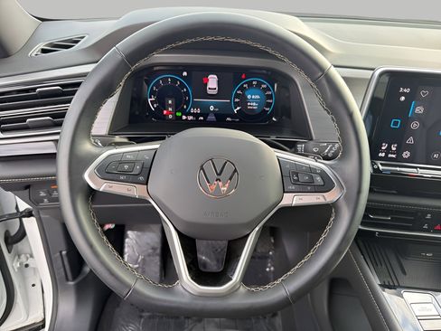 Used 2025 Volkswagen Atlas Cross Sport SE image 13