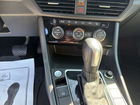 Used 2020 Volkswagen Jetta R-Line w/ R-Line Cold Weather Package FWD image 17