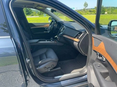 Used 2025 Volvo XC90 T8 Plus w/ Protection Package Premier AWD/4WD image 14
