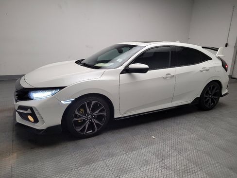 Used 2018 Honda Civic Sport Touring image 2