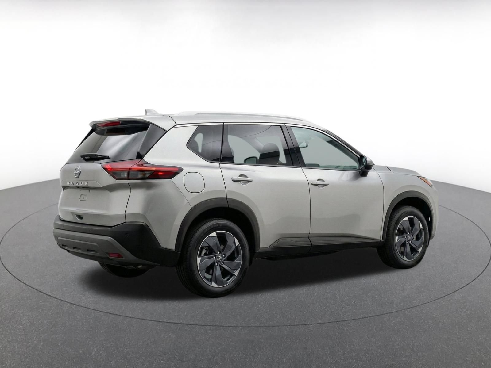 Used 2025 Nissan Rogue SV AWD/4WD image 10