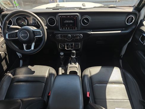 Used 2023 Jeep Wrangler Sahara image 15