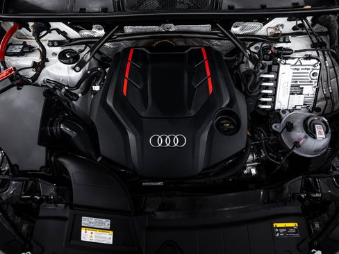 Certified 2025 Audi SQ5 Premium Plus w/ Premium Plus Package AWD/4WD image 23