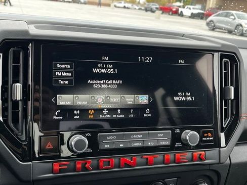 Used 2025 Nissan Frontier PRO-4X image 21