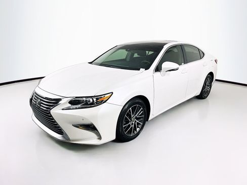 Used 2017 Lexus ES 350 w/ Navigation System Package image 3