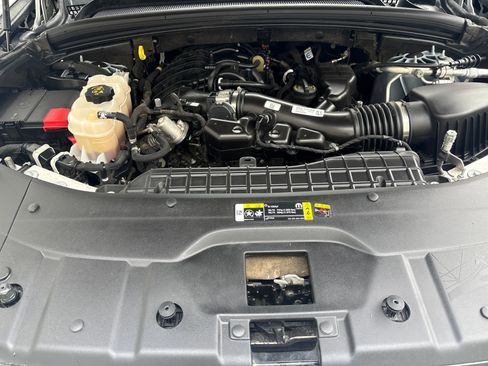 Used 2024 Jeep Grand Cherokee Limited image 25