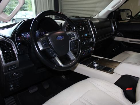 Used 2018 Ford Expedition Platinum RWD image 23