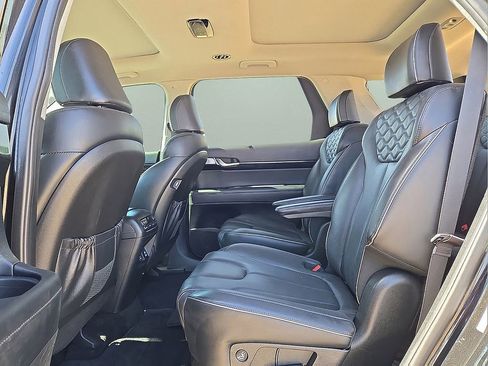 Used 2021 Hyundai Palisade Limited w/ Cargo Package image 14