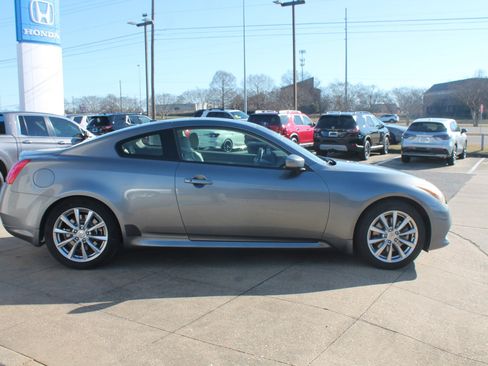 Used 2011 INFINITI G37 Journey w/ Premium Pkg image 3