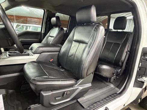 Used 2020 Ford F350 Lariat w/ Chrome Package image 12