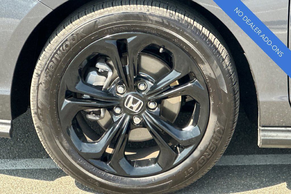 Certified 2025 Honda Accord SE image 29