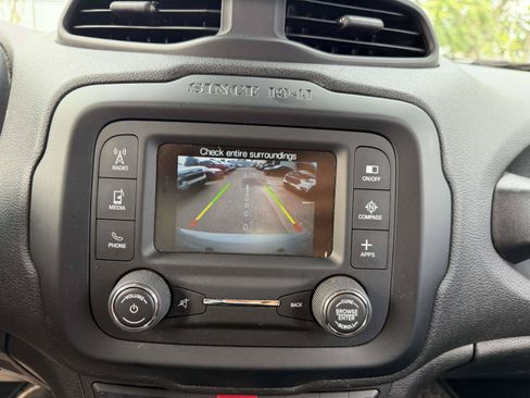 Used 2017 Jeep Renegade Latitude w/ Cold Weather Group AWD/4WD image 20