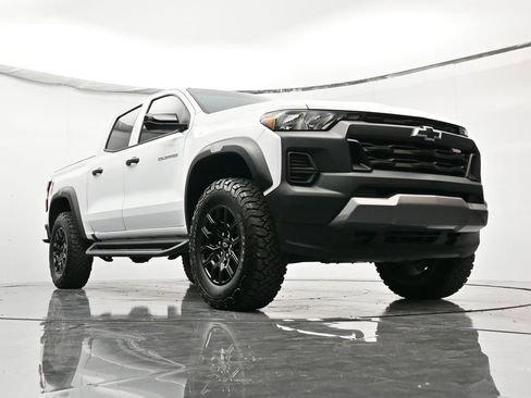 Certified 2024 Chevrolet Colorado Trail Boss w/ Advanced Trailering Package image 39