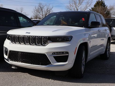 Used 2022 Jeep Grand Cherokee Summit w/ Advanced Protech Group IV image 2