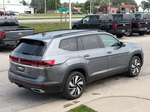 Used 2025 Volkswagen Atlas SE AWD/4WD image 6