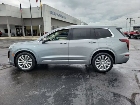 Used 2024 Cadillac XT6 Premium Luxury w/ Technology Package AWD/4WD image 7