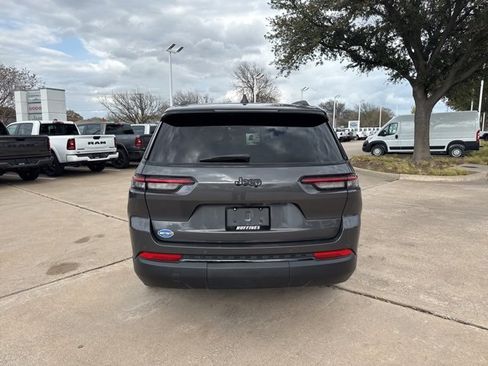 Used 2024 Jeep Grand Cherokee L Altitude image 6
