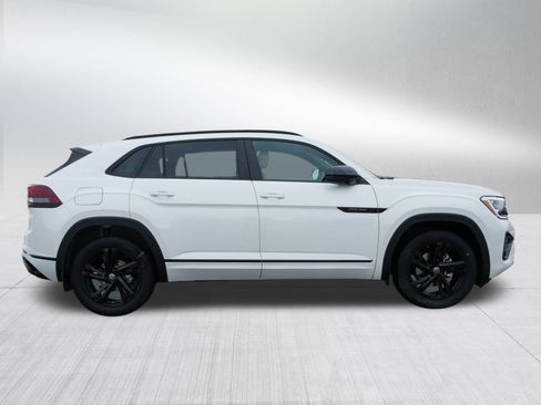New 2026 Volkswagen Atlas Cross Sport SEL R-Line image 2