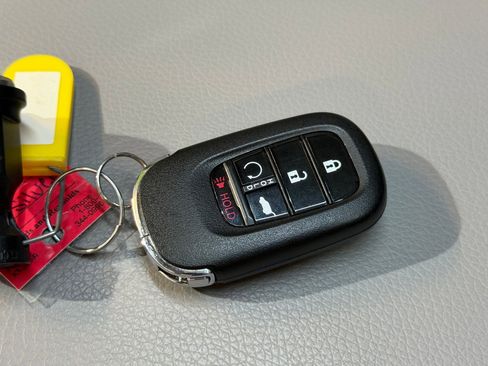 Used 2025 Honda Pilot Touring image 37