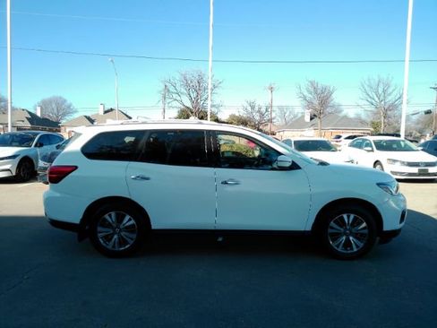 Used 2019 Nissan Pathfinder S image 5