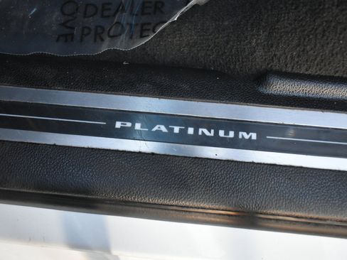 Used 2018 Cadillac Escalade Platinum image 51