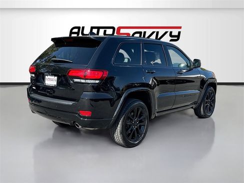 Used 2022 Jeep Grand Cherokee Laredo X image 7