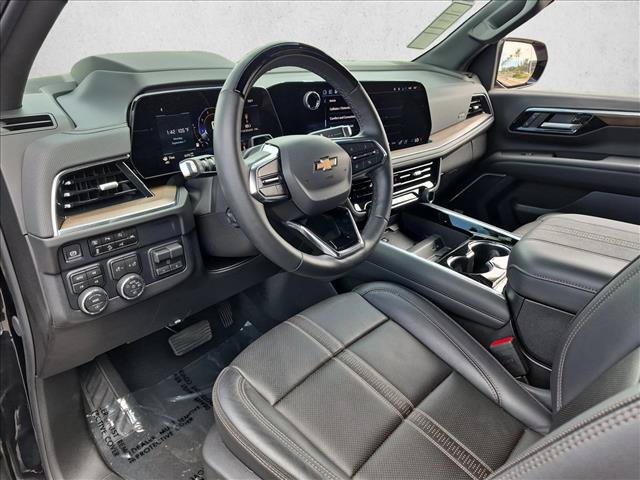 Used 2025 Chevrolet Tahoe High Country AWD/4WD image 13