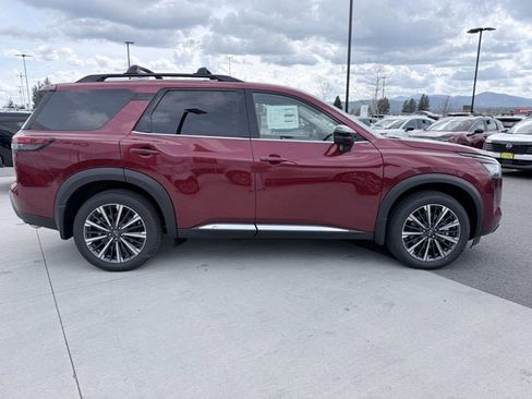 New 2026 Nissan Pathfinder Platinum AWD/4WD image 5