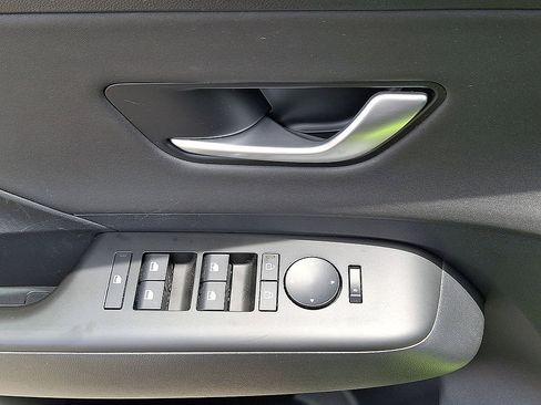 Certified 2024 Hyundai Kona Limited AWD/4WD image 10
