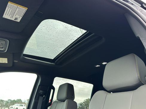 Used 2024 Chevrolet Silverado 2500 ZR2 w/ Technology Package image 26