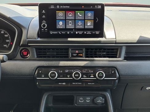 Certified 2025 Honda Pilot Touring image 21
