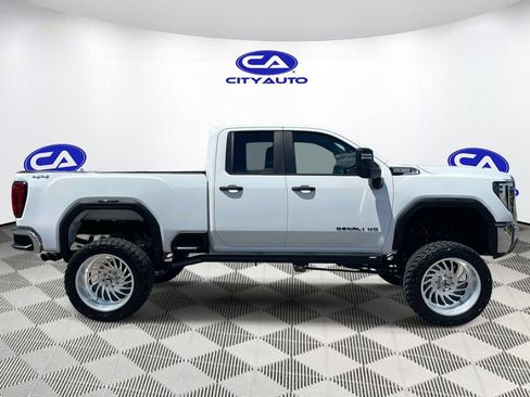 Used 2024 GMC Sierra 2500 Pro w/ 1SA Pro Safety Plus Package AWD/4WD image 2