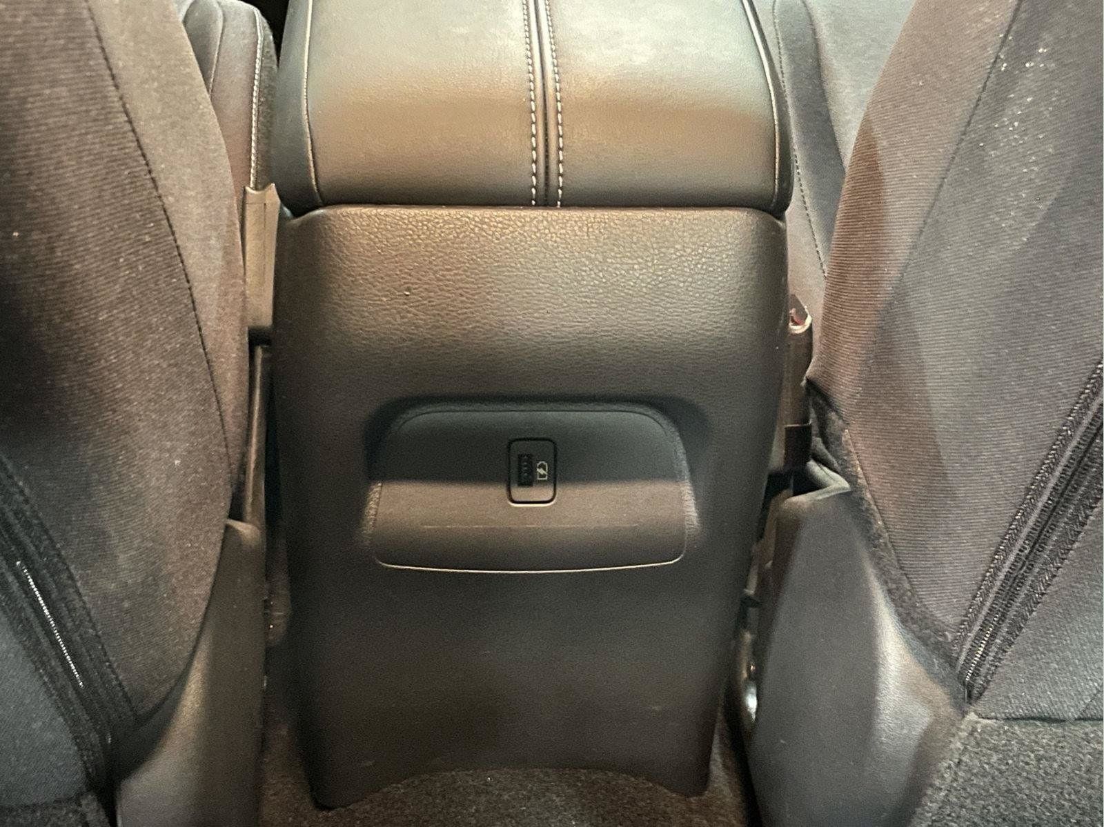 Used 2025 Nissan Sentra SV w/ Trunk Package FWD image 29