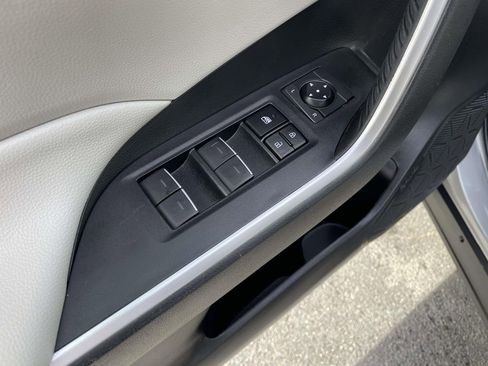 Used 2023 Toyota RAV4 XLE Premium image 28