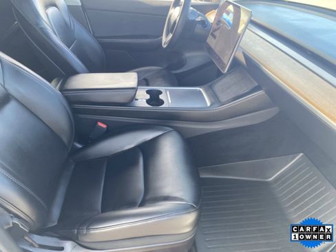Used 2021 Tesla Model Y Long Range image 12