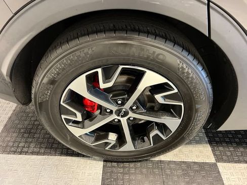 Used 2025 Kia Sportage EX w/ Premium Package FWD image 15