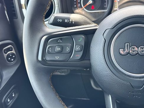 Used 2024 Jeep Wrangler Unlimited Sport AWD/4WD image 13