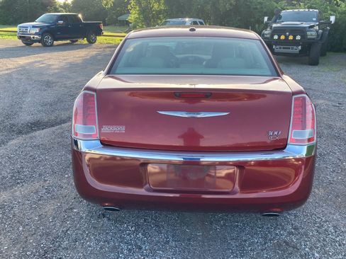 Used 2012 Chrysler 300 Limited RWD image 6