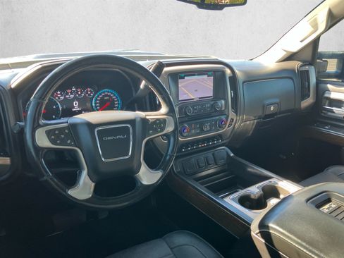 Used 2018 GMC Sierra 2500 Denali w/ Duramax Plus Package AWD/4WD image 10