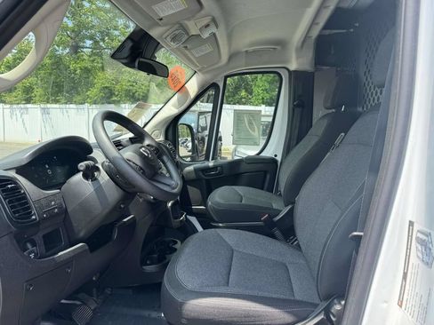 Used 2025 RAM ProMaster 2500 w/ U-Haul Equipment Group FWD image 17