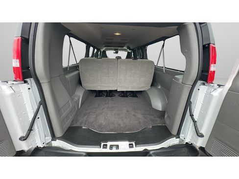 Used 2025 Chevrolet Express 3500 LT w/ LT Preferred Equipment Group RWD image 10