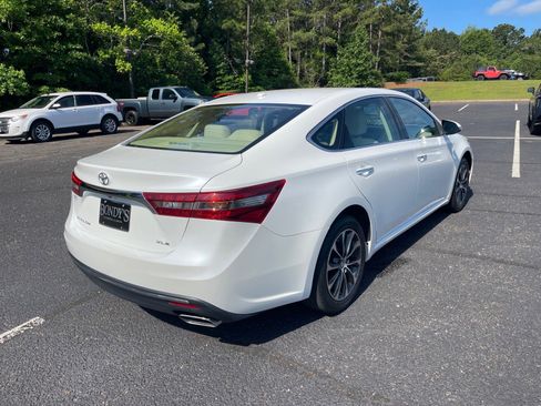 Used 2017 Toyota Avalon XLE FWD image 17