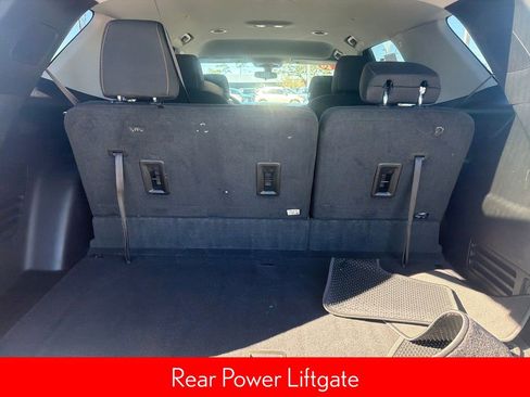 Used 2020 Chevrolet Traverse LT image 12