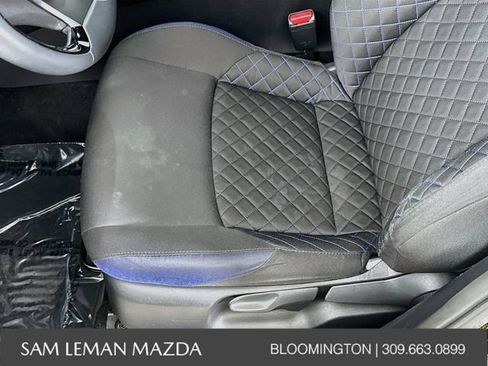 Used 2022 Toyota C-HR XLE FWD image 18