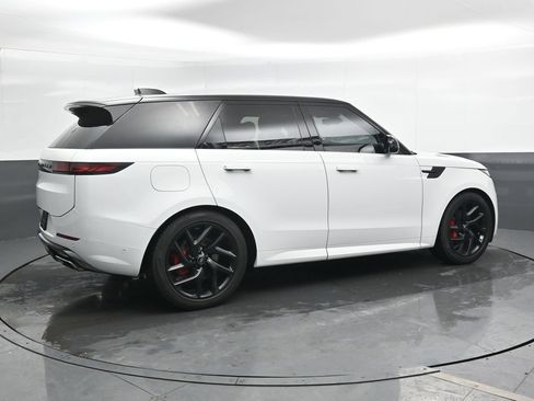 Used 2024 Land Rover Range Rover Sport Dynamic SE AWD/4WD image 2